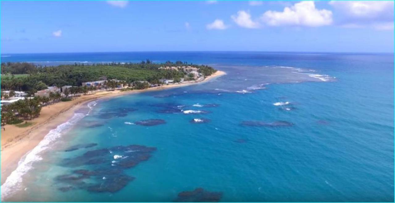 Breezy Beachfront Property With View Of Paradise Luquillo Esterno foto