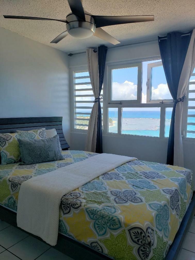 Breezy Beachfront Property With View Of Paradise Luquillo Esterno foto