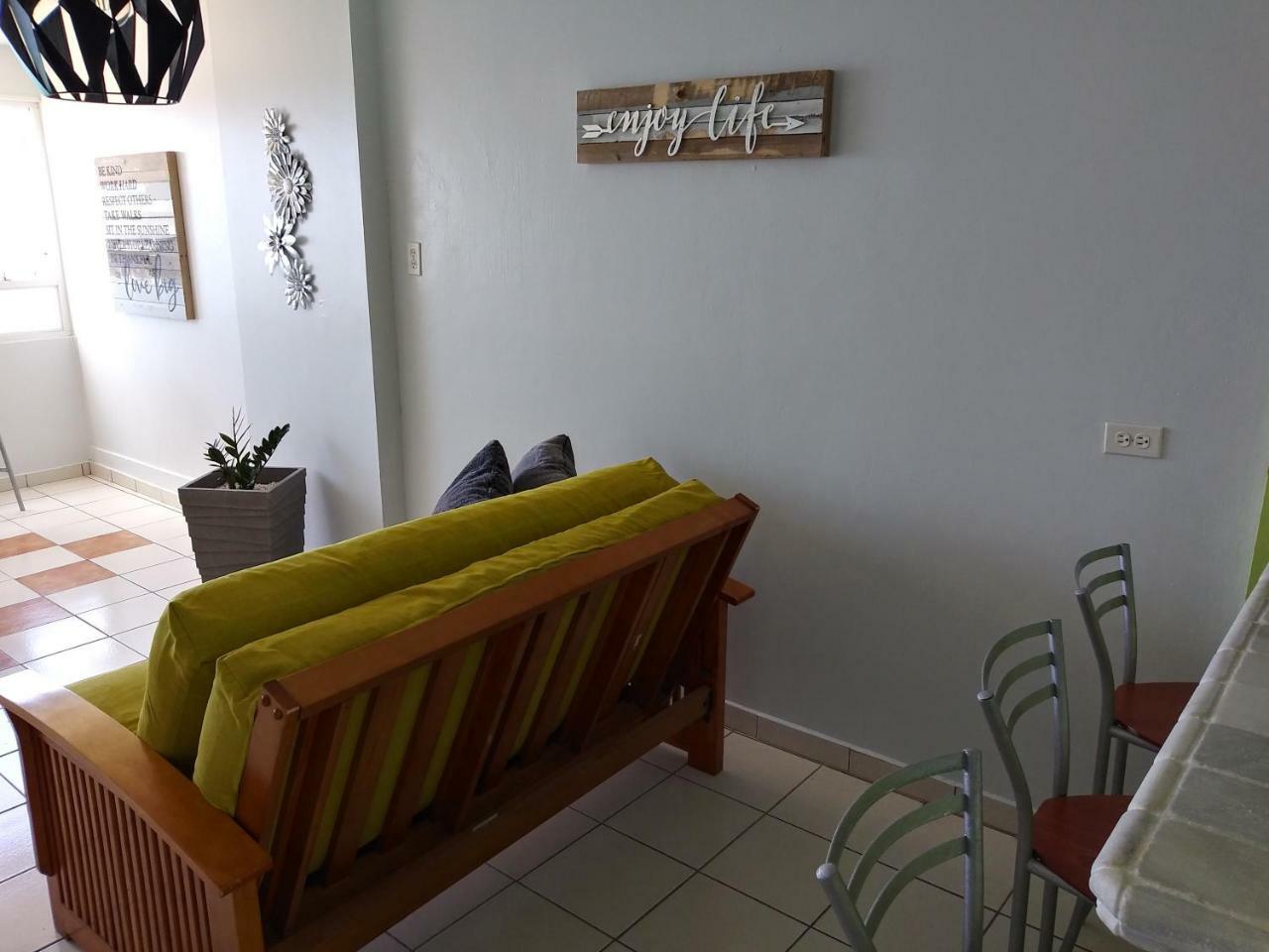 Breezy Beachfront Property With View Of Paradise Luquillo Esterno foto